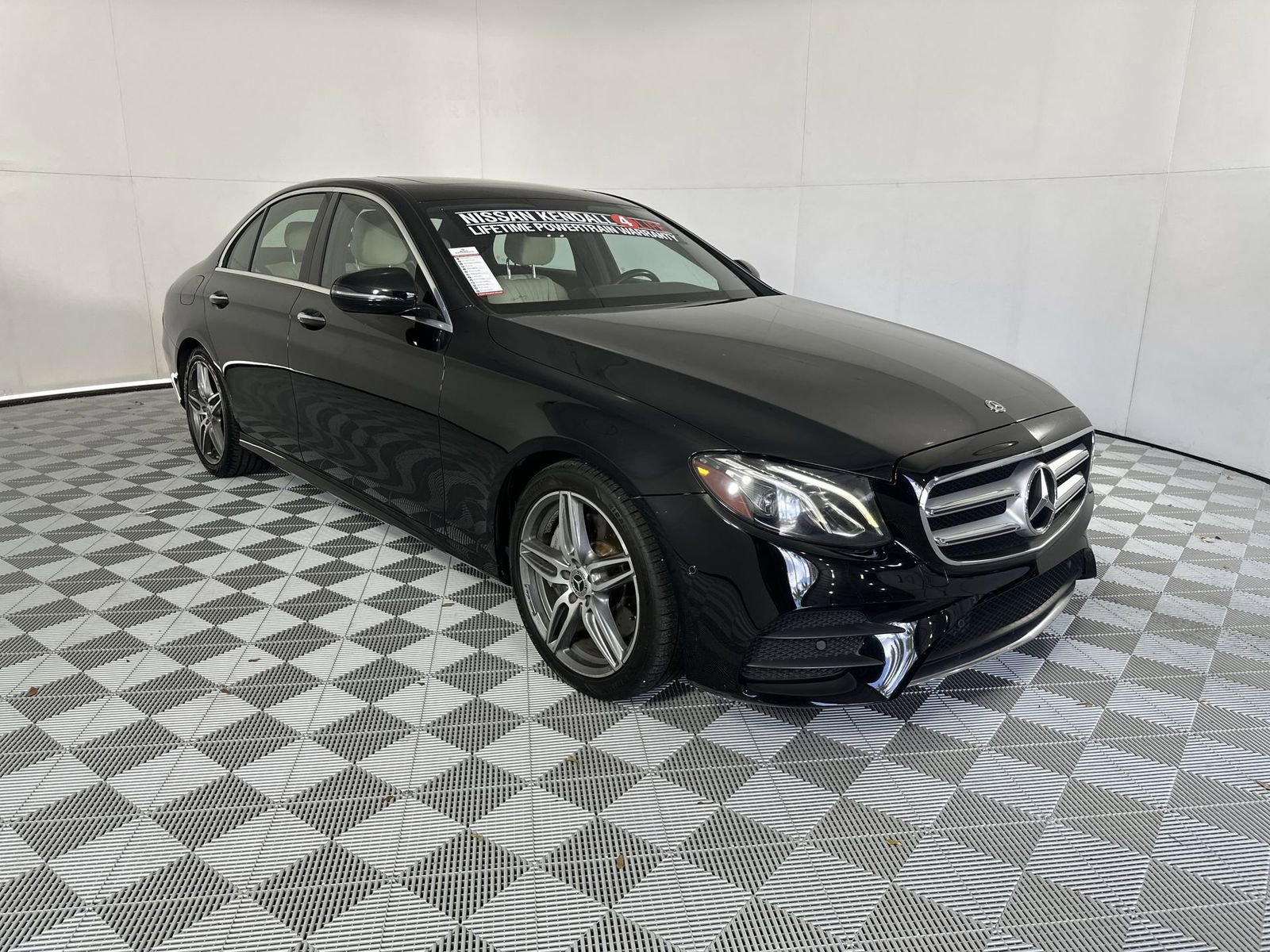 Used 2018 Mercedes-Benz E 300 image 2