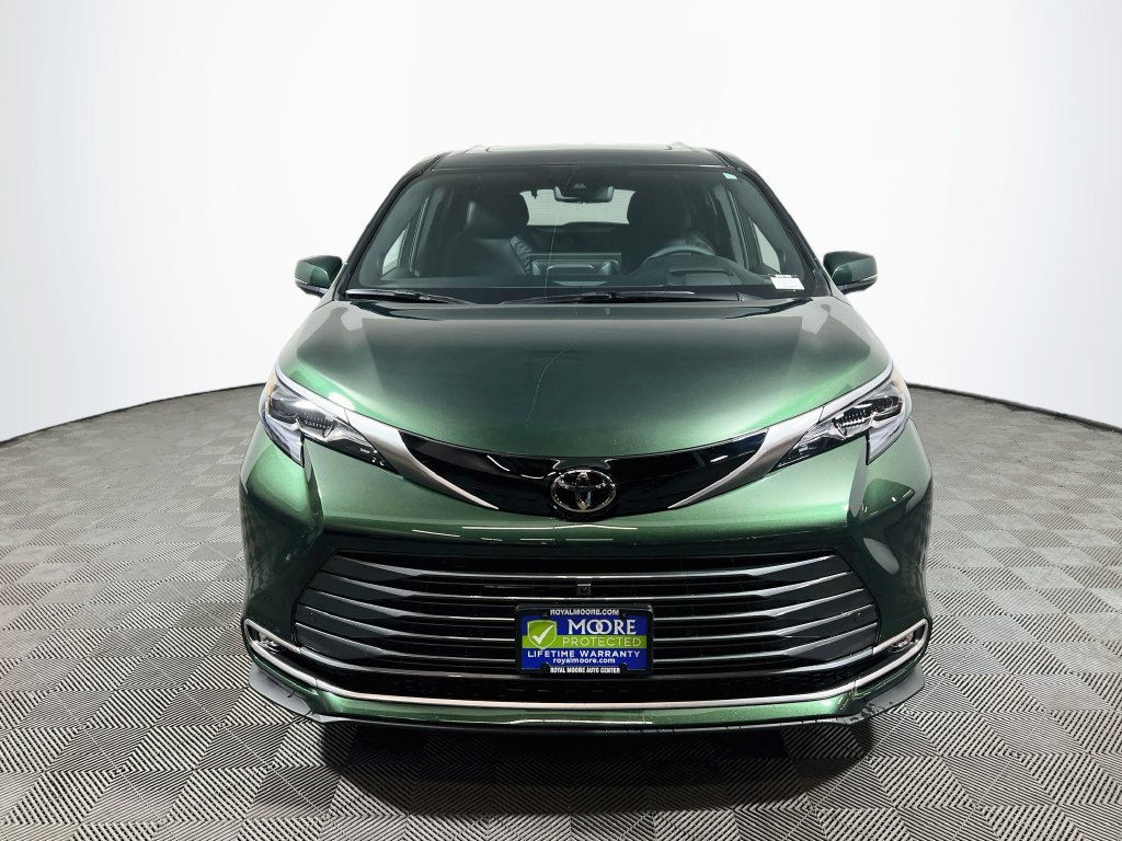 New 2026 Toyota Sienna Platinum AWD/4WD image 2