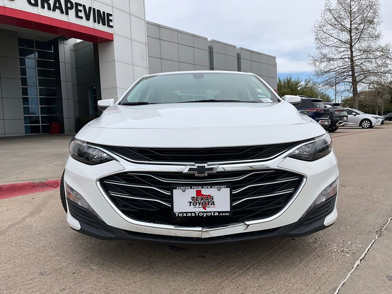 Used 2022 Chevrolet Malibu LT w/ Leather Package image 4