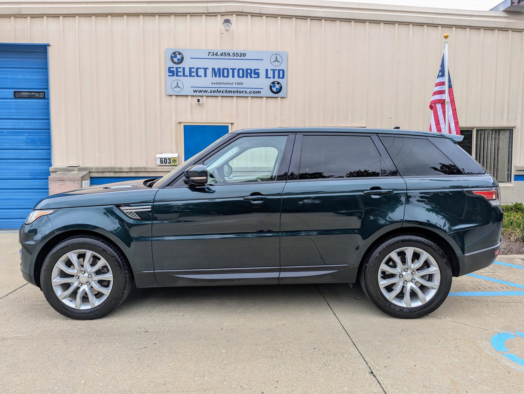 Used 2015 Land Rover Range Rover Sport HSE image 3