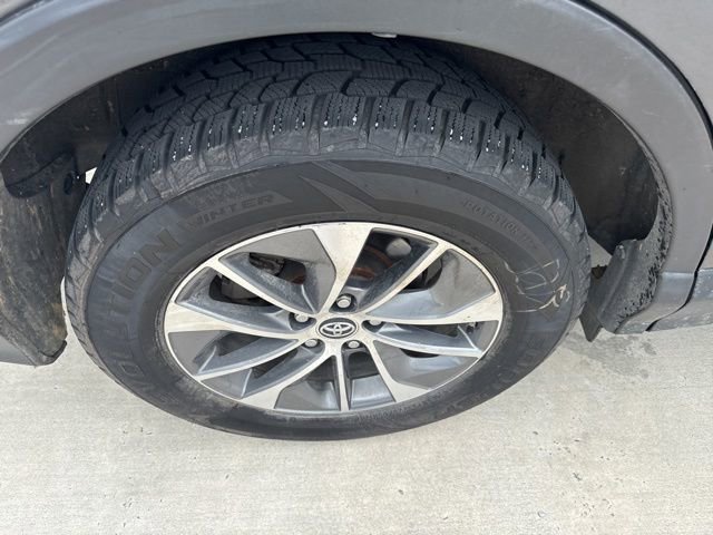 Used 2018 Toyota RAV4 XLE image 7