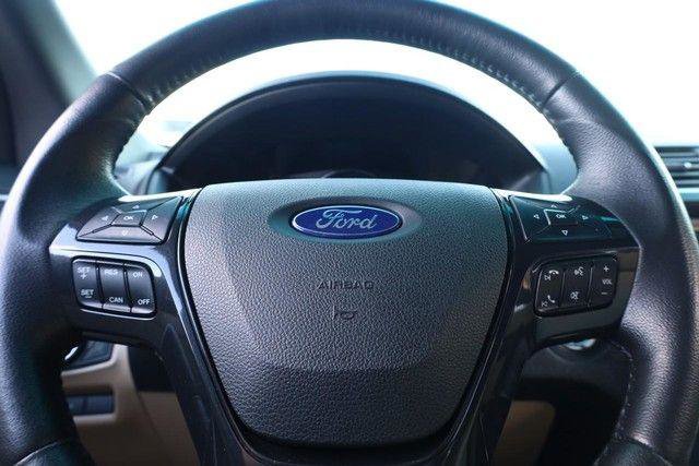 Used 2016 Ford Explorer XLT w/ Equipment Group 201A FWD image 11