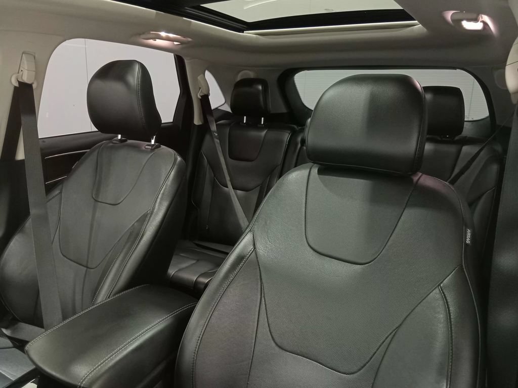 Used 2016 Ford Edge Titanium w/ Equipment Group 301A AWD/4WD image 16