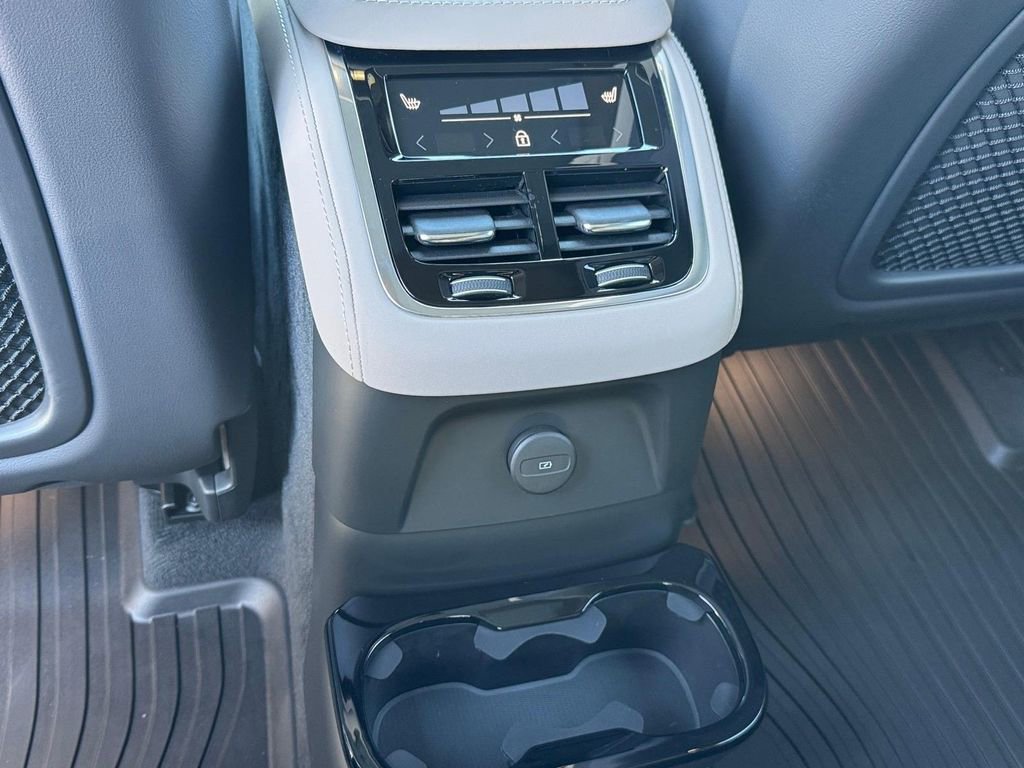 Certified 2025 Volvo XC90 T8 Plus image 10