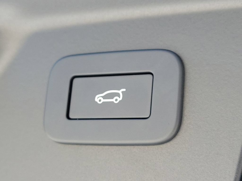 New 2026 Land Rover Range Rover Velar Dynamic SE AWD/4WD image 12