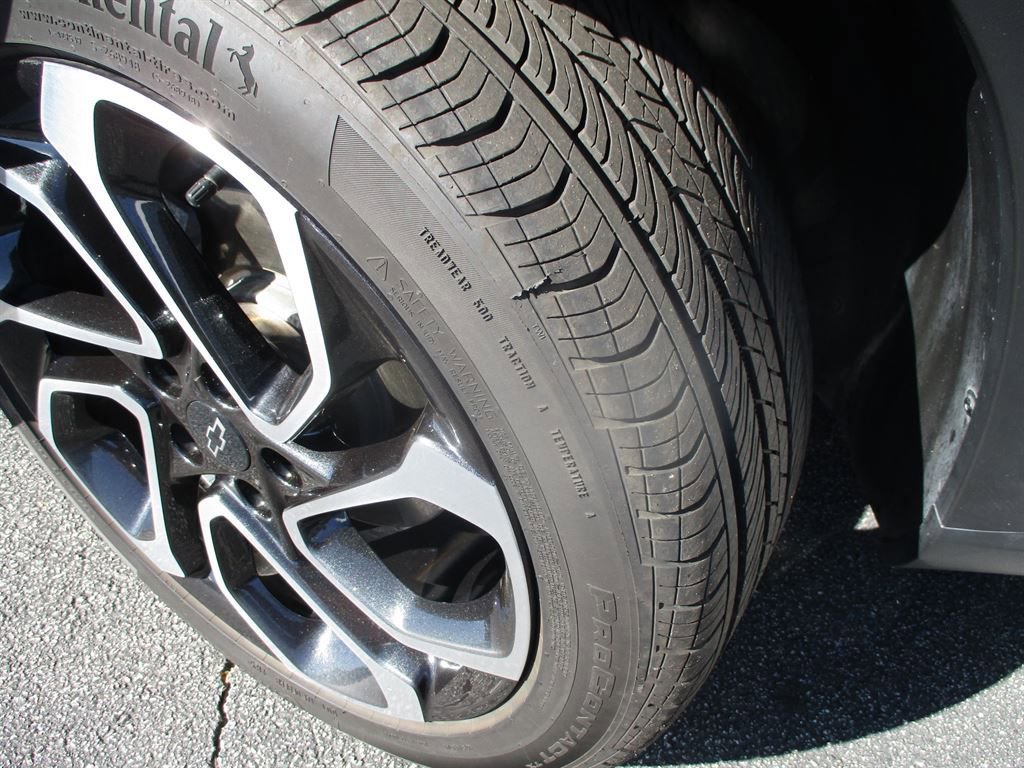 Used 2025 Chevrolet Trax RS w/ Driver Confidence Package image 24