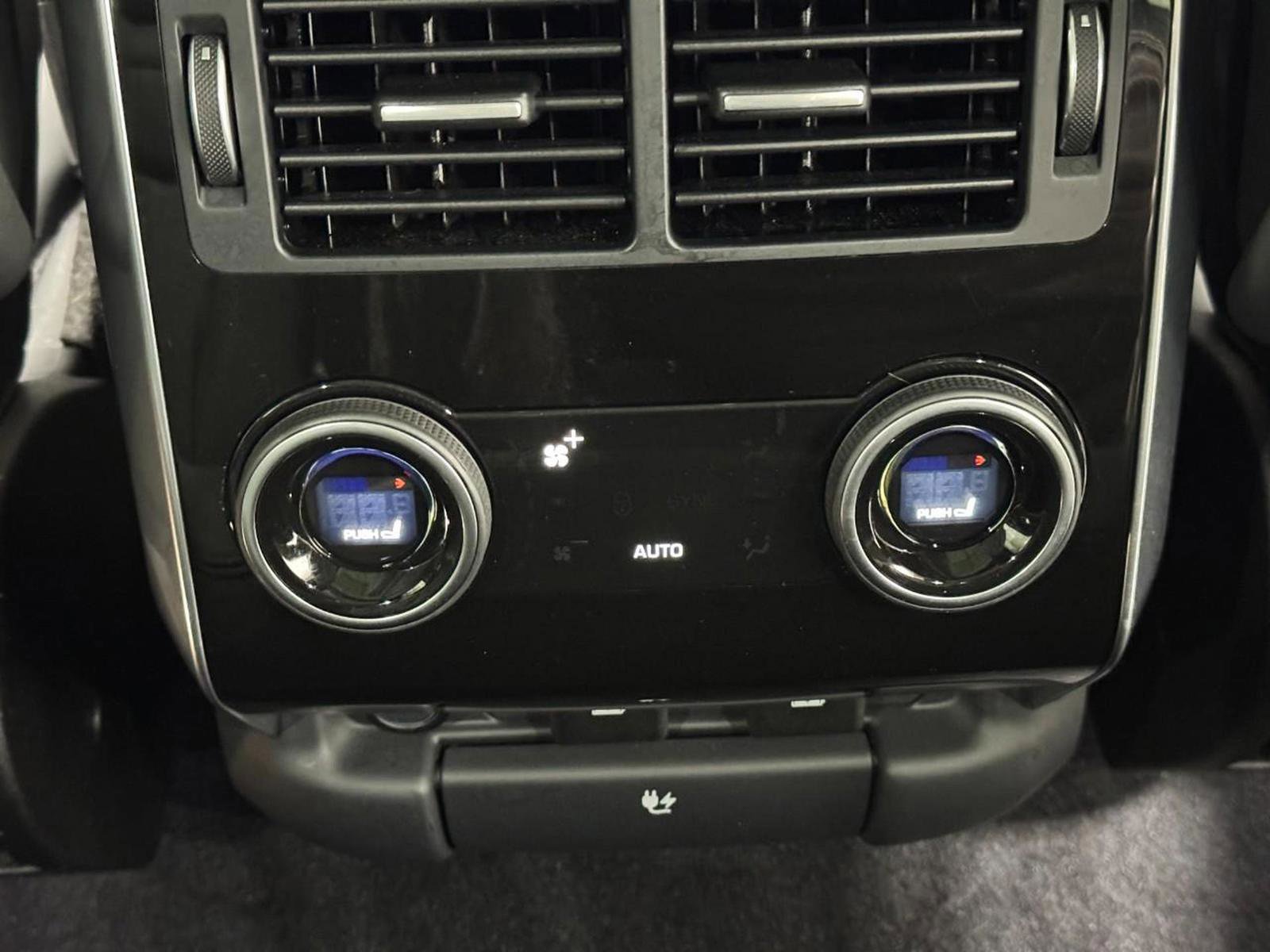 Used 2020 Land Rover Range Rover Sport HSE Dynamic image 11