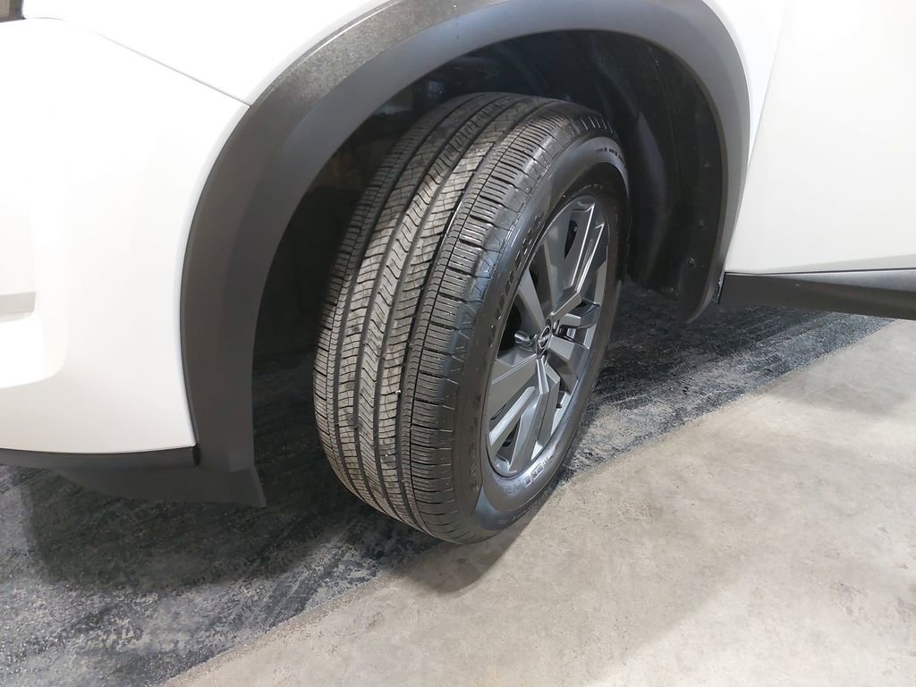 Certified 2024 Nissan Pathfinder SV AWD/4WD image 32