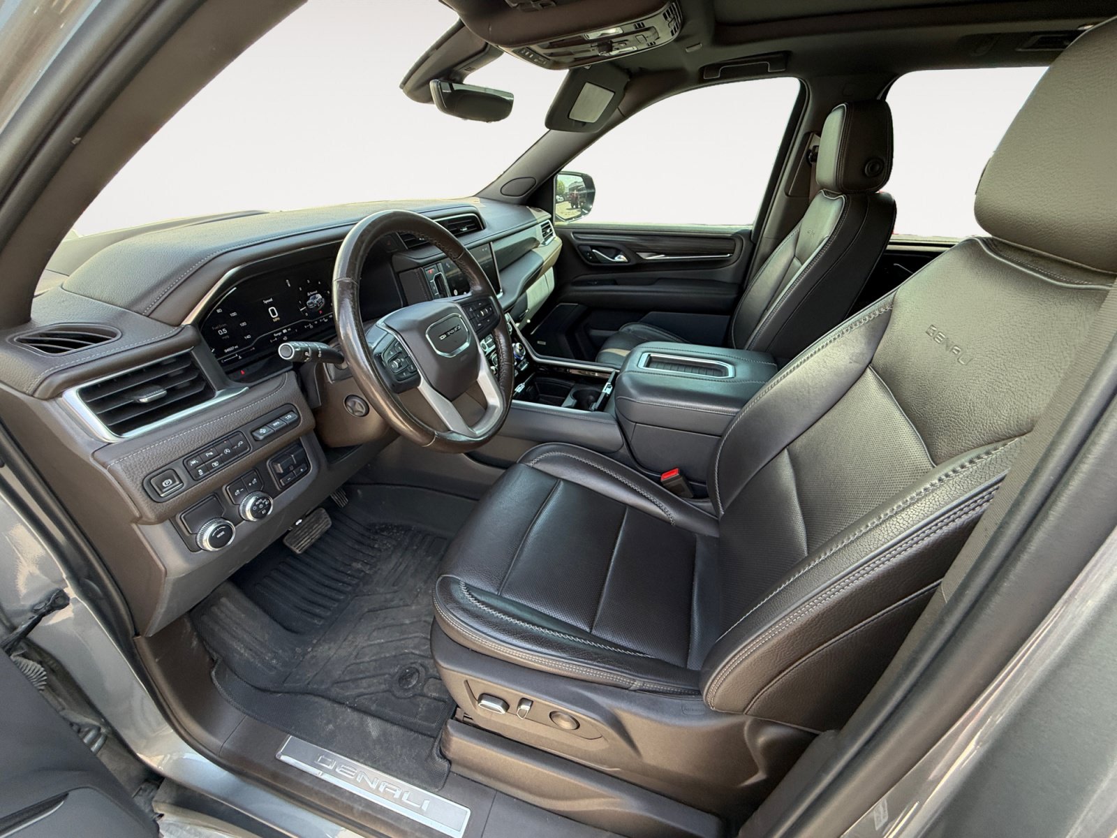 Used 2022 GMC Yukon XL Denali w/ Denali Premium Package RWD image 18