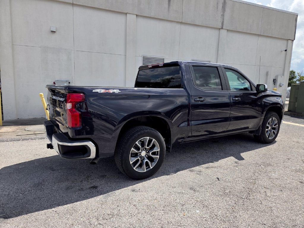 Used 2023 Chevrolet Silverado 1500 LT AWD/4WD image 11