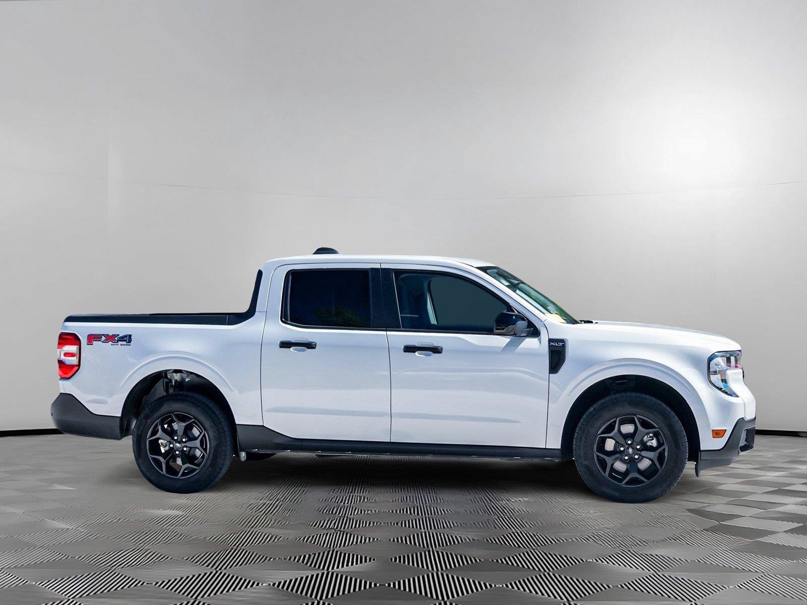 Used 2025 Ford Maverick XLT w/ XLT Luxury Package AWD/4WD image 3
