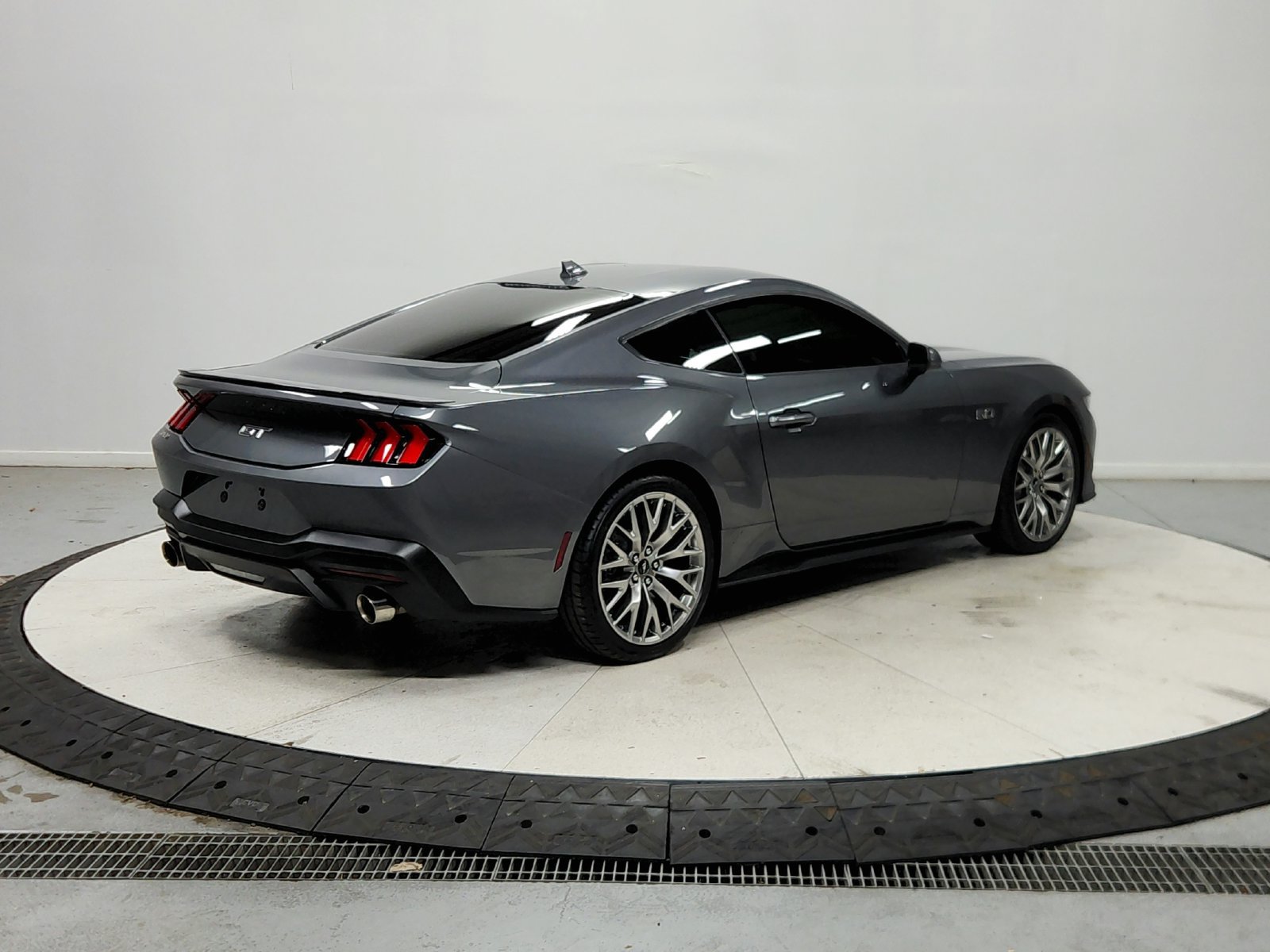 Used 2025 Ford Mustang GT Premium RWD image 8