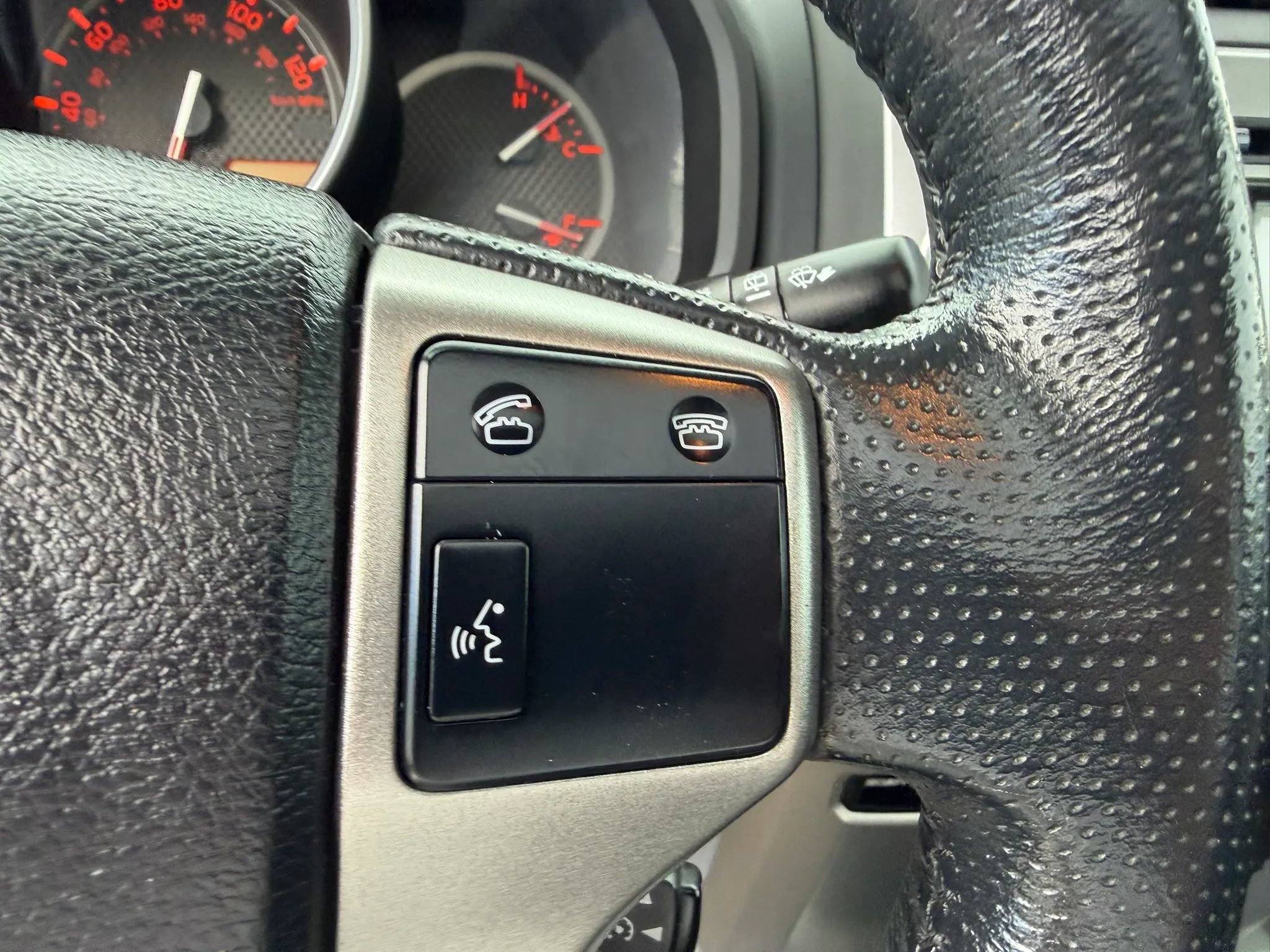 Used 2010 Toyota 4Runner SR5 AWD/4WD image 32