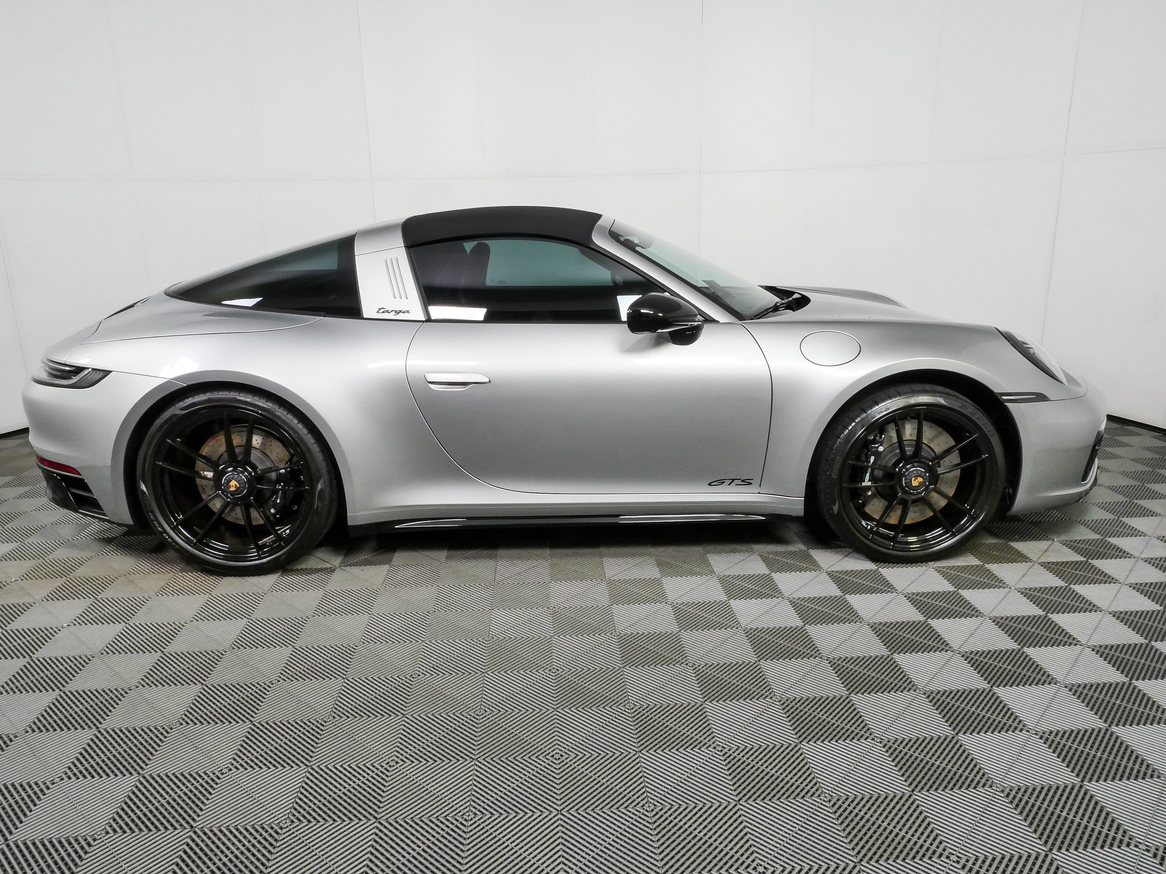 Certified 2024 Porsche 911 Targa 4 GTS w/ Premium Package AWD/4WD image 27
