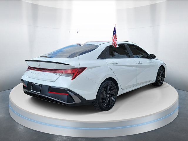 New 2026 Hyundai Elantra SEL Sport FWD image 4