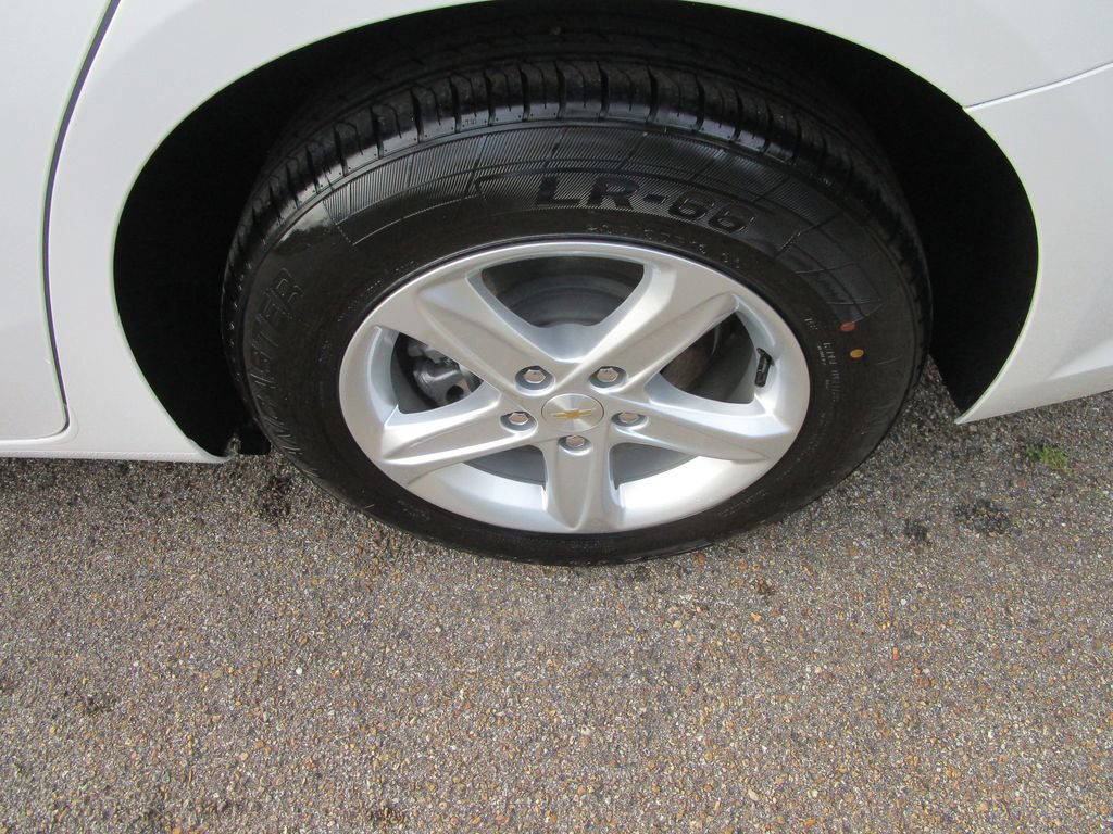 Used 2024 Chevrolet Malibu LS FWD image 14