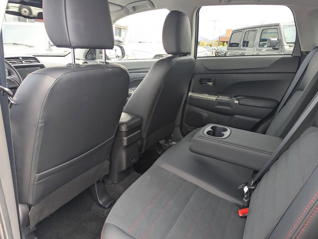 Used 2025 Mitsubishi Outlander Sport SE AWD/4WD image 18