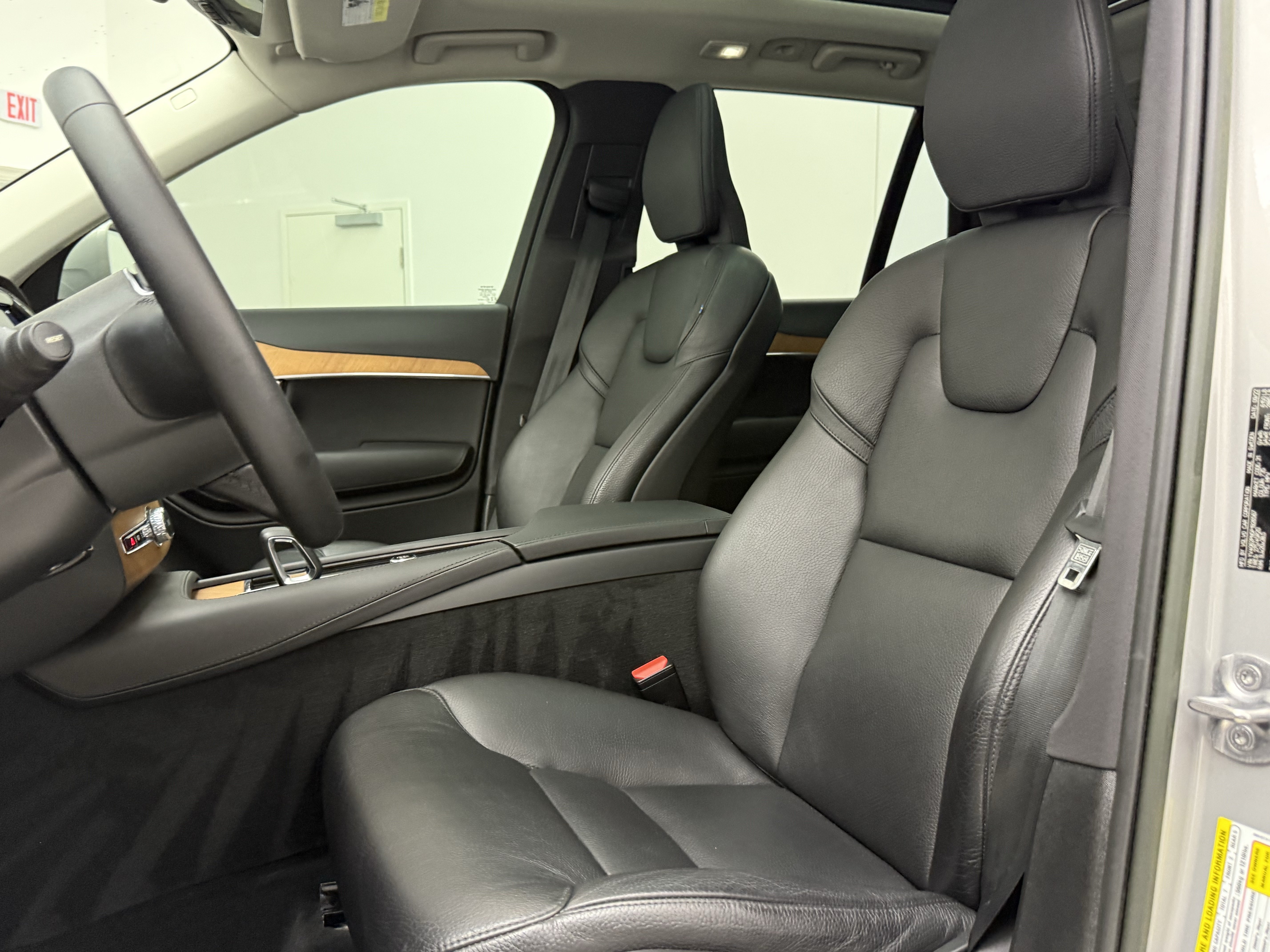 Certified 2023 Volvo XC90 B6 Plus w/ Protection Package Premier AWD/4WD image 13