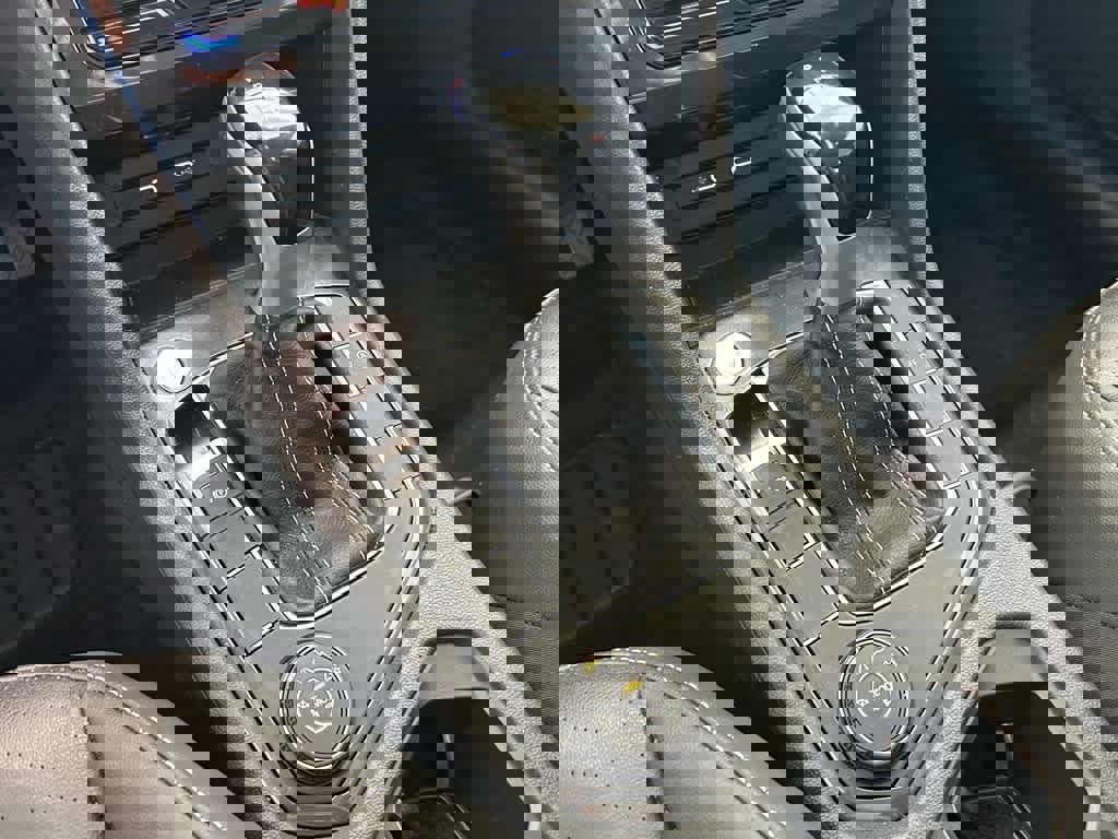 Certified 2024 Volkswagen Tiguan SE w/ Panoramic Sunroof Package image 14