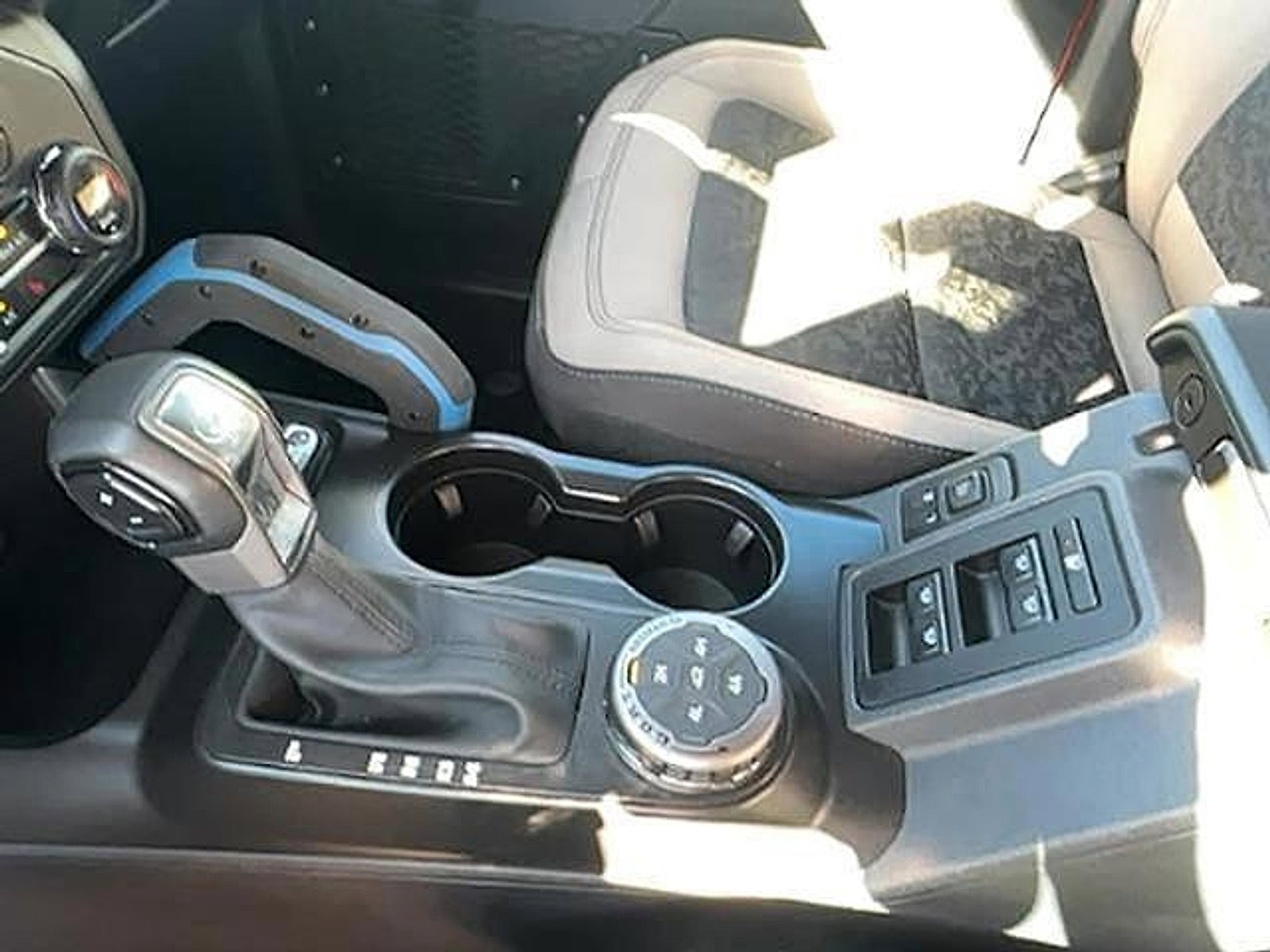 Used 2023 Ford Bronco Wildtrak image 19