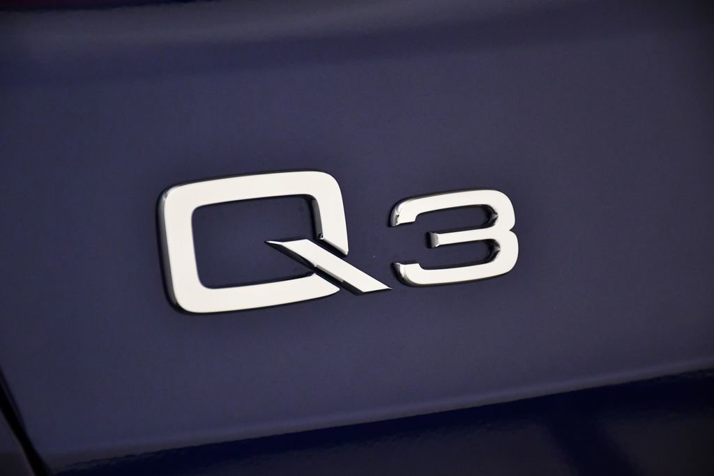 Used 2025 Audi Q3 2.0T Premium w/ Convenience Package image 9