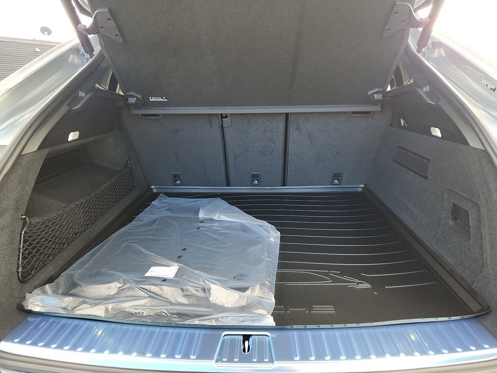 New 2026 Porsche Cayenne Coupe image 24