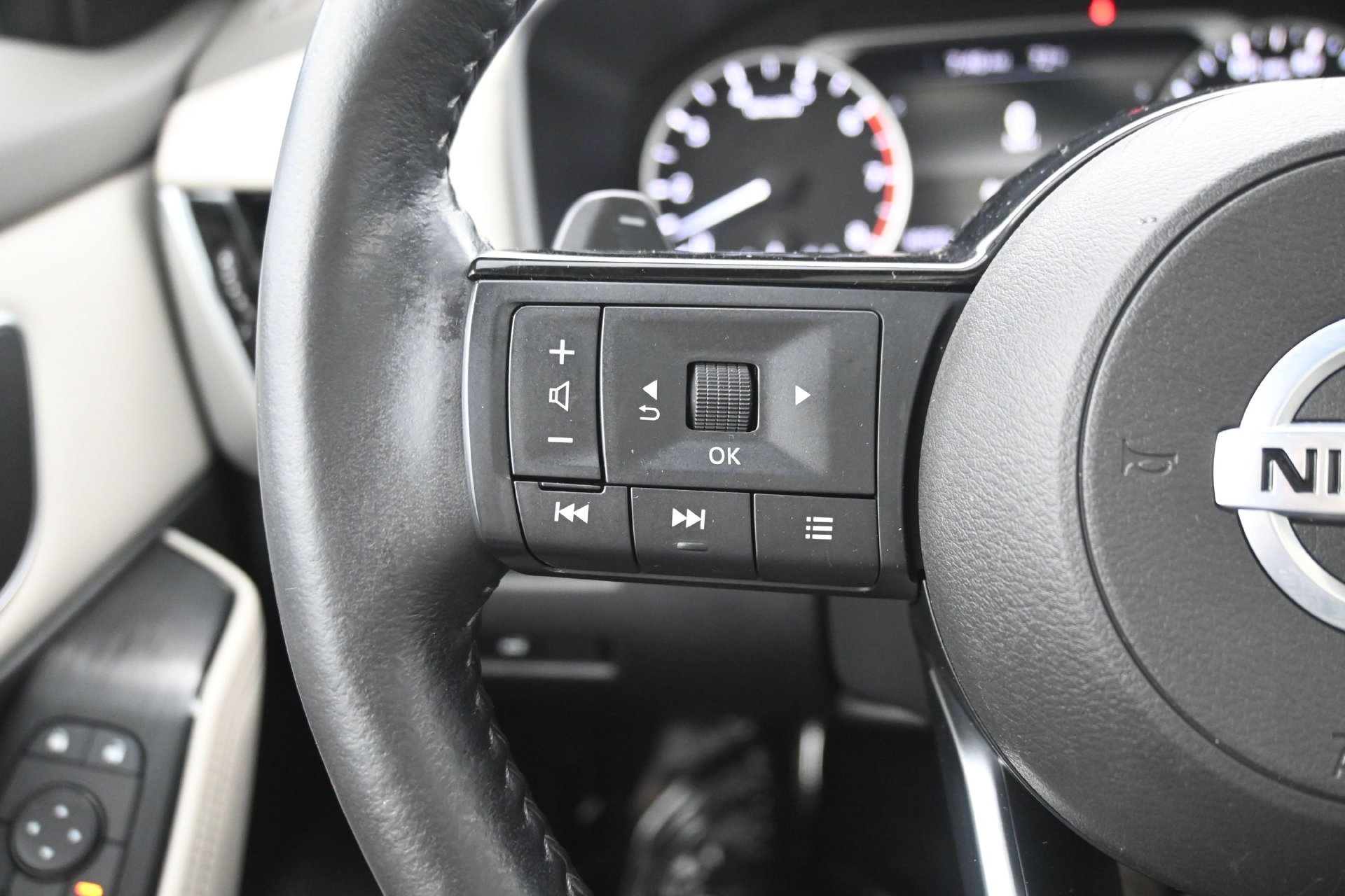 Used 2021 Nissan Rogue SV w/ Premium Package AWD/4WD image 24