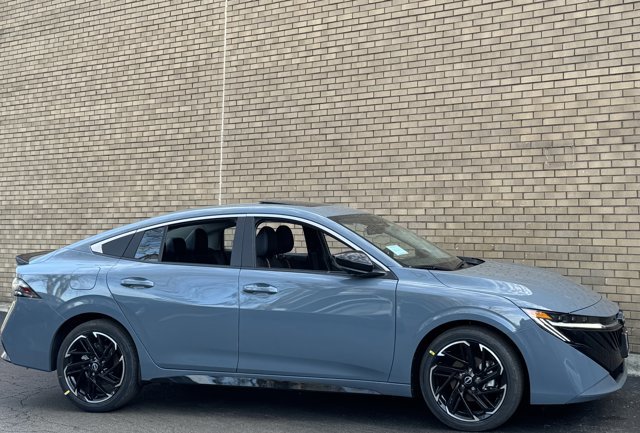 New 2026 Nissan Sentra SR w/ SR Premium Package FWD image 7