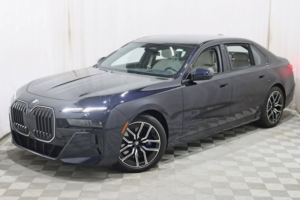 Used 2024 BMW 740i xDrive w/ Premium Package 2 AWD/4WD image 7