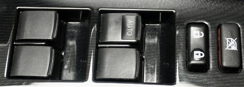 Used 2017 Toyota RAV4 SE image 32