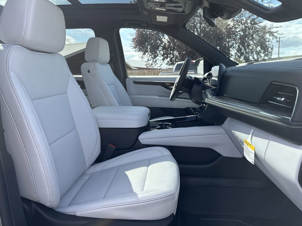 New 2025 Chevrolet Suburban Premier w/ Sun And Tow Package image 22