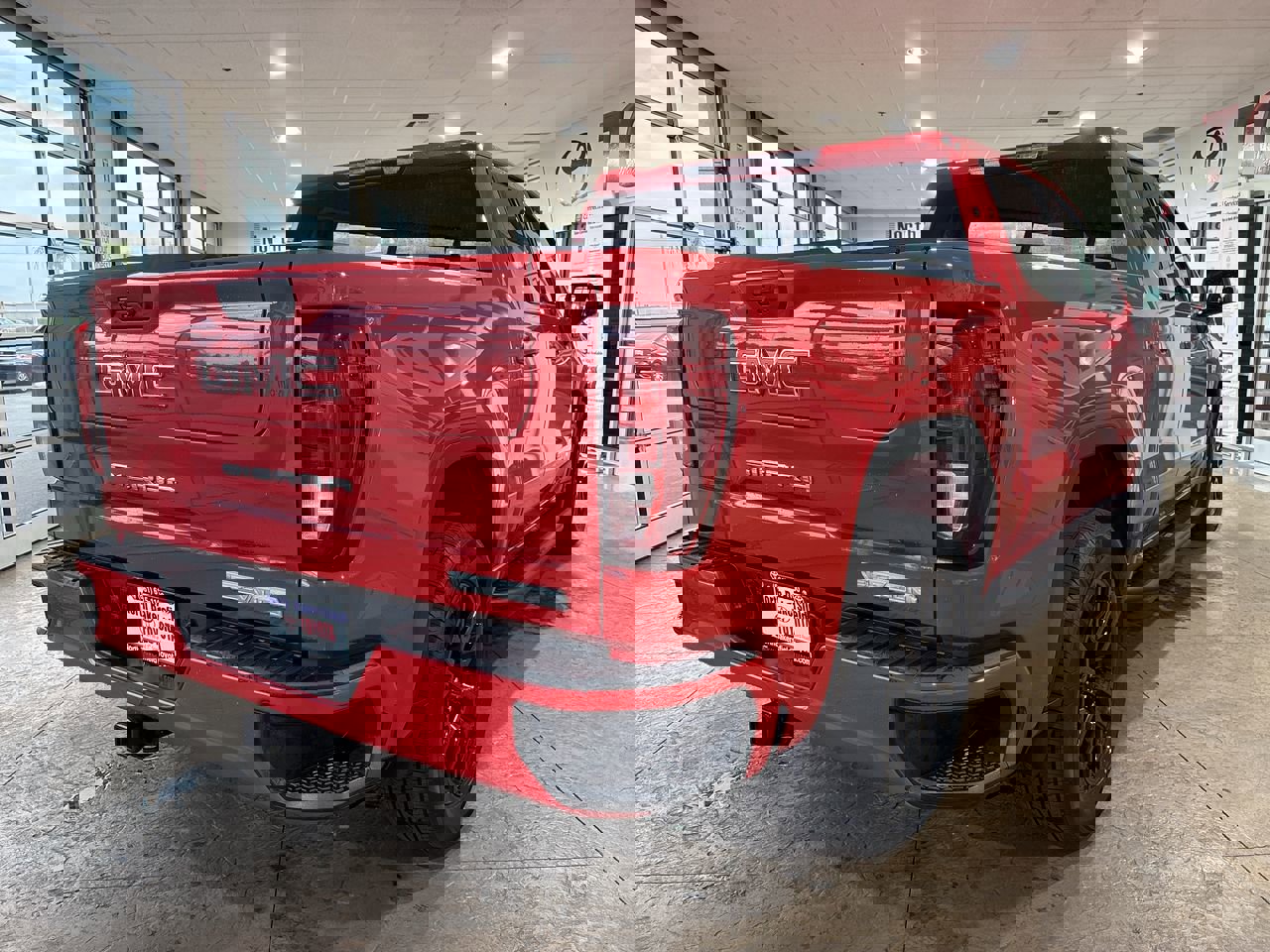 Used 2022 GMC Sierra 1500 Elevation image 2