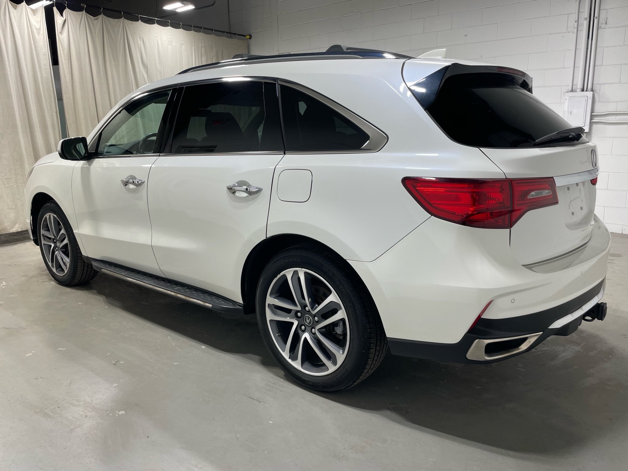 Used 2018 Acura MDX w/ Advance & Entertainment AWD/4WD image 5