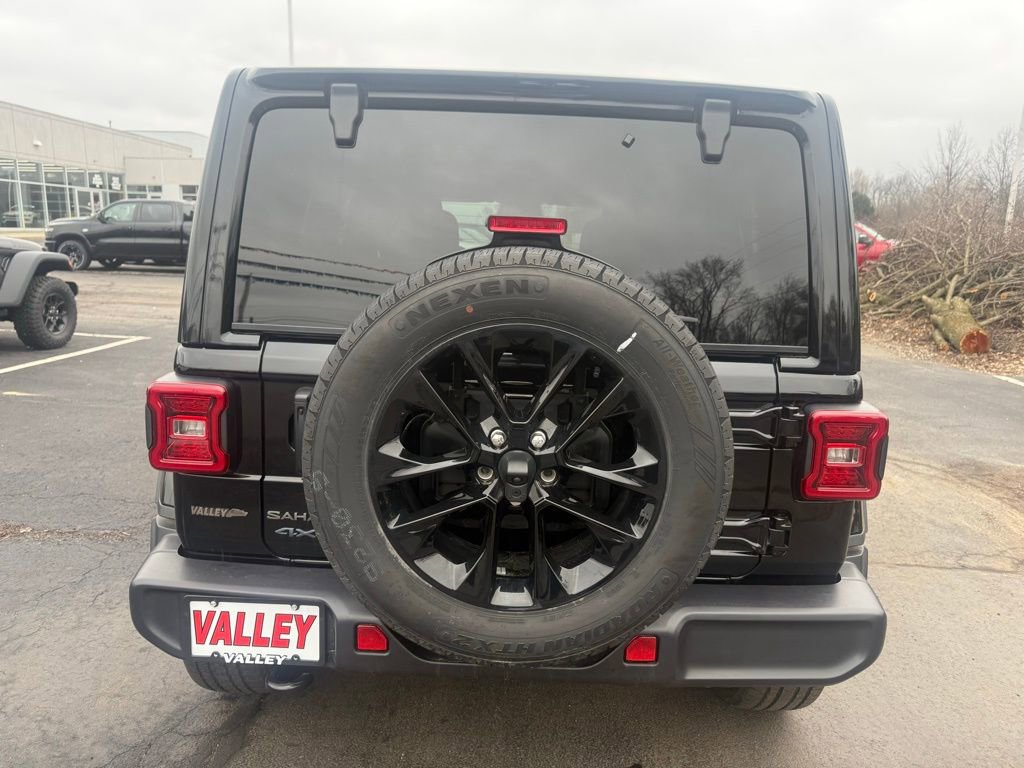Used 2025 Jeep Wrangler Unlimited Sahara image 4