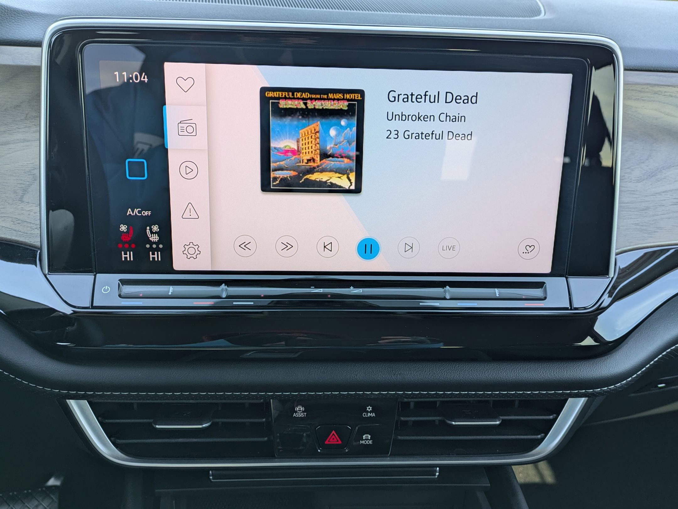 Used 2024 Volkswagen Atlas SE image 12