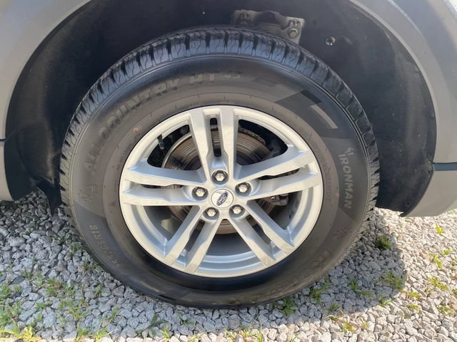Used 2022 Ford Explorer XLT w/ Equipment Group 202A AWD/4WD image 19