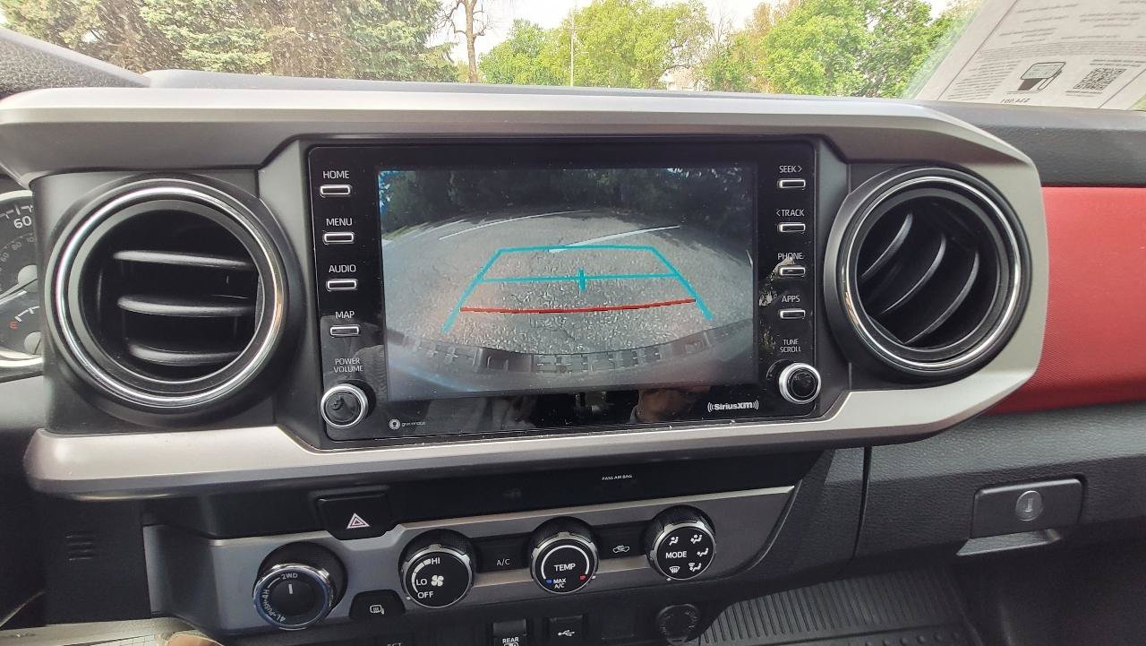 Used 2020 Toyota Tacoma SR5 AWD/4WD image 29