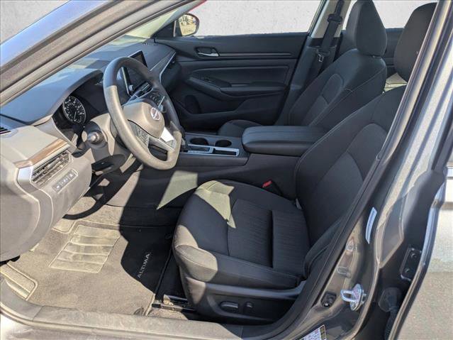 Used 2025 Nissan Altima 2.5 SV image 14