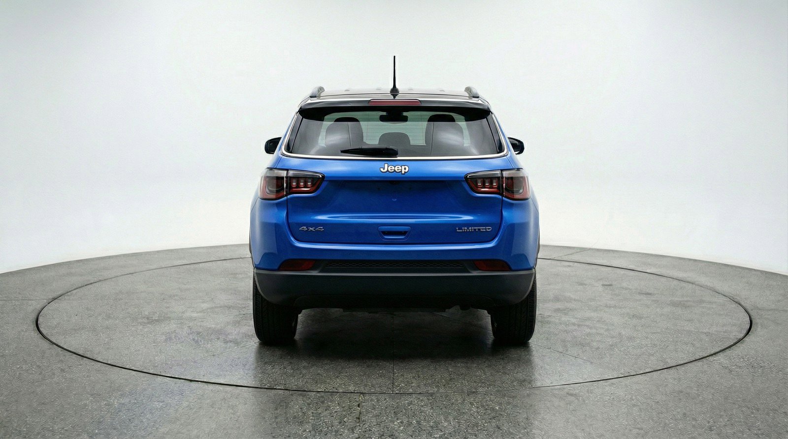 Used 2025 Jeep Compass Trailhawk image 7