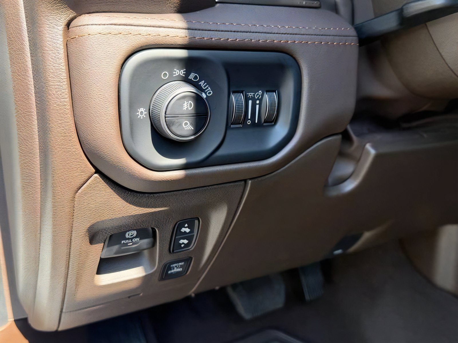 Certified 2025 RAM 1500 Limited AWD/4WD image 24