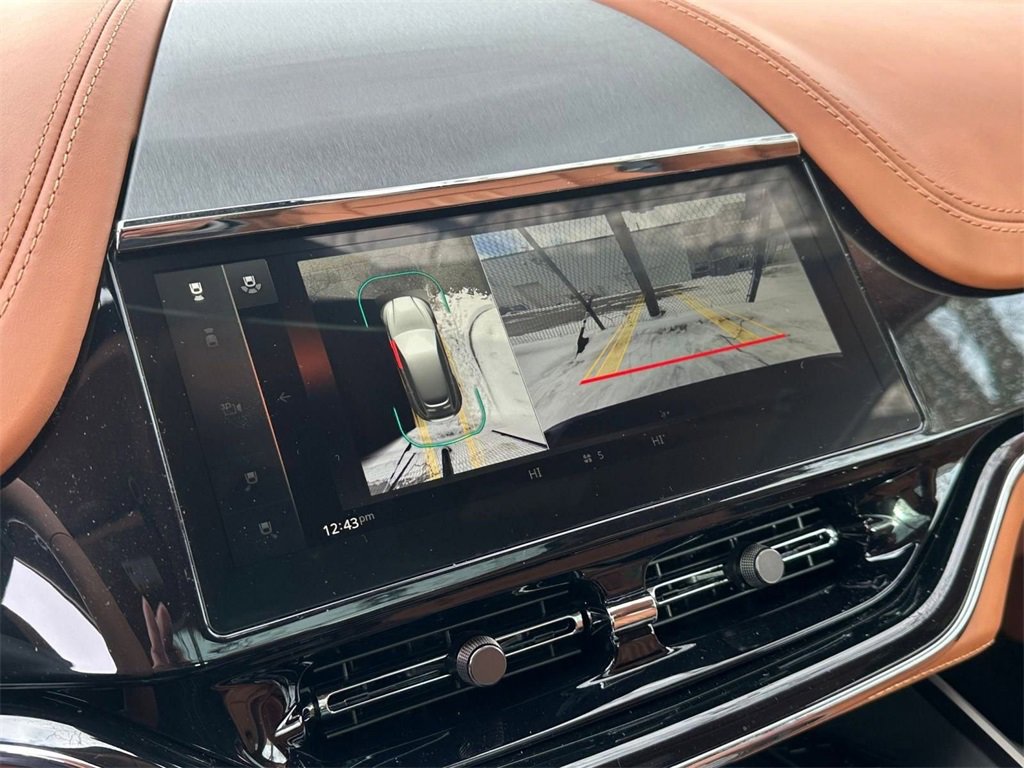 New 2026 Aston Martin DBX 707 image 27