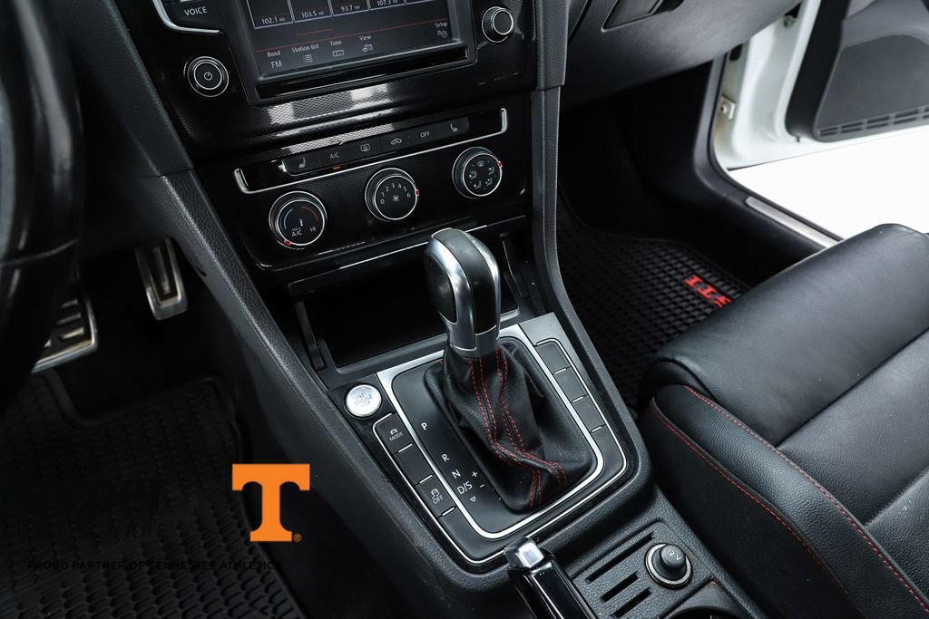 Used 2017 Volkswagen GTI SE FWD image 24
