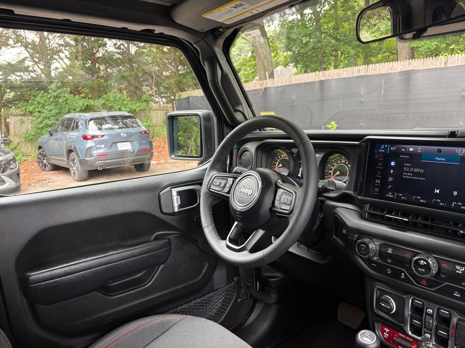 Used 2025 Jeep Wrangler Unlimited Rubicon AWD/4WD image 33
