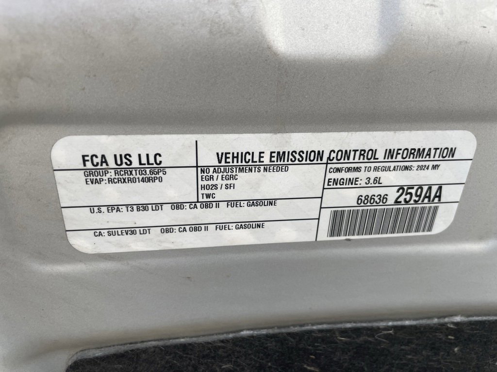 Used 2024 Chrysler Pacifica Touring-L image 43