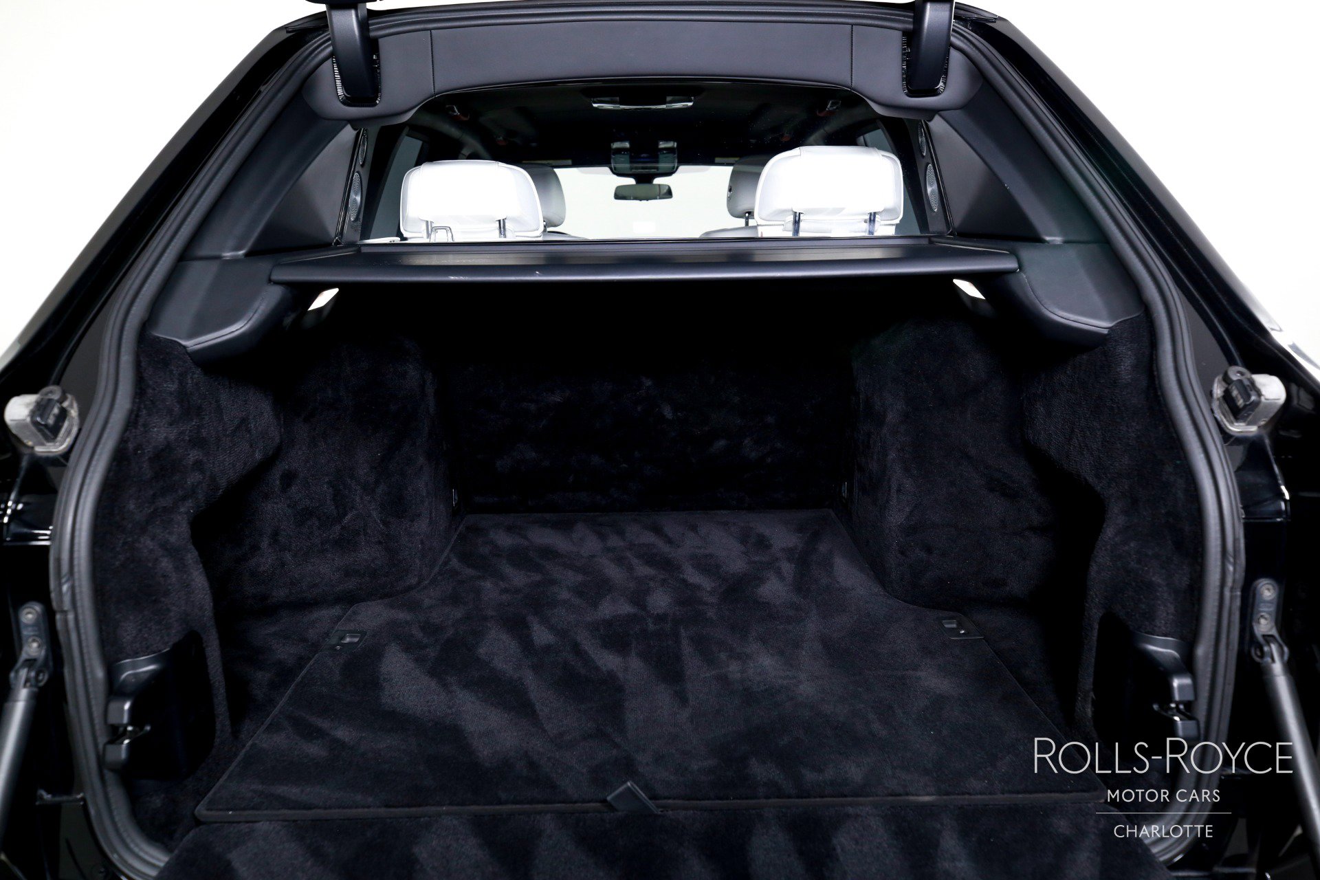 Used 2021 Rolls-Royce Cullinan Black Badge AWD/4WD image 27