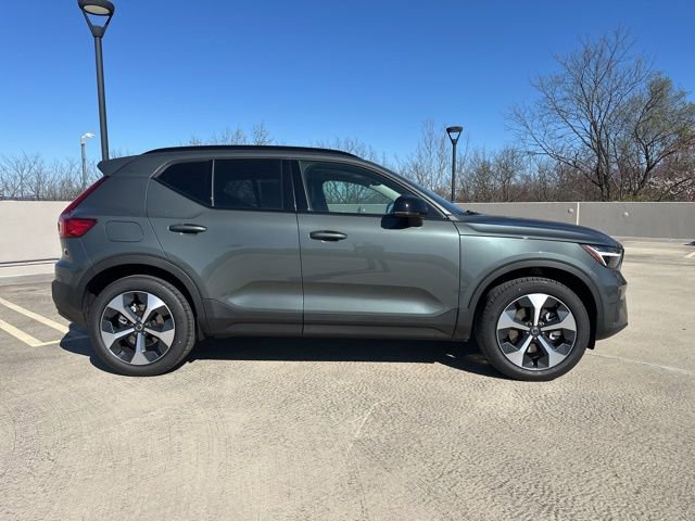 New 2026 Volvo XC40 B5 Core w/ Protection Package Premier image 9