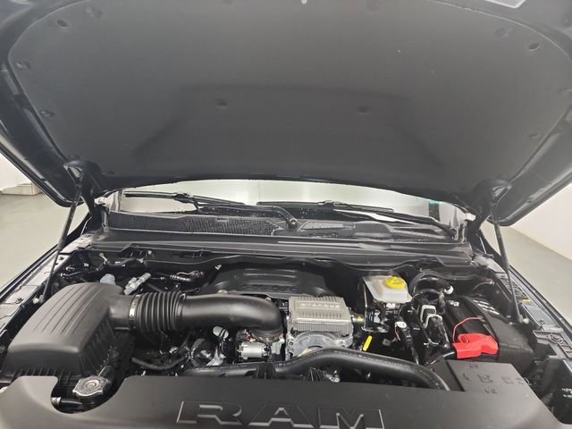 New 2026 RAM 1500 4x4 Crew Cab image 19