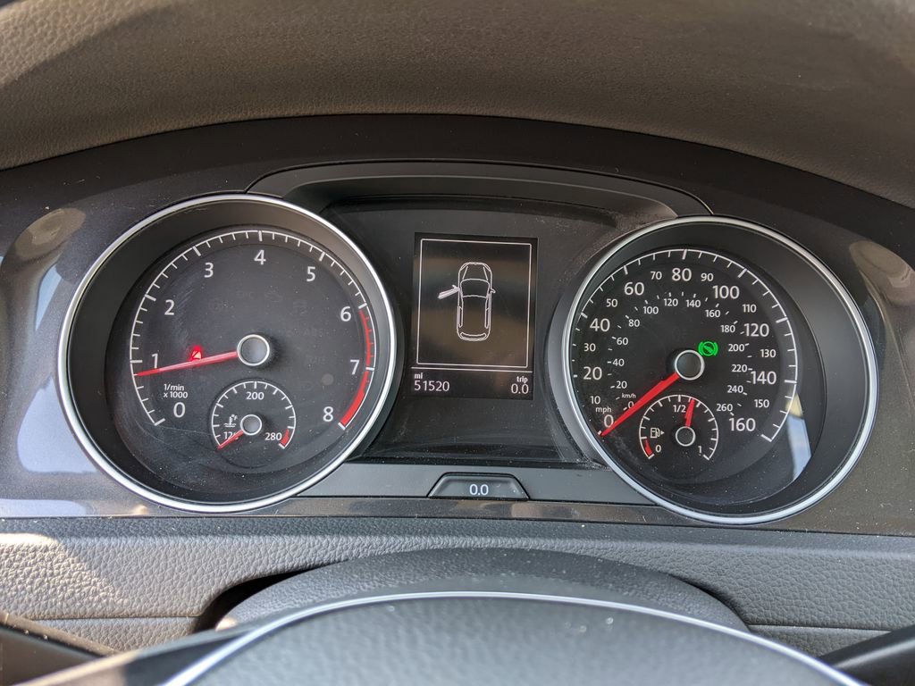 Used 2018 Volkswagen Golf S image 14