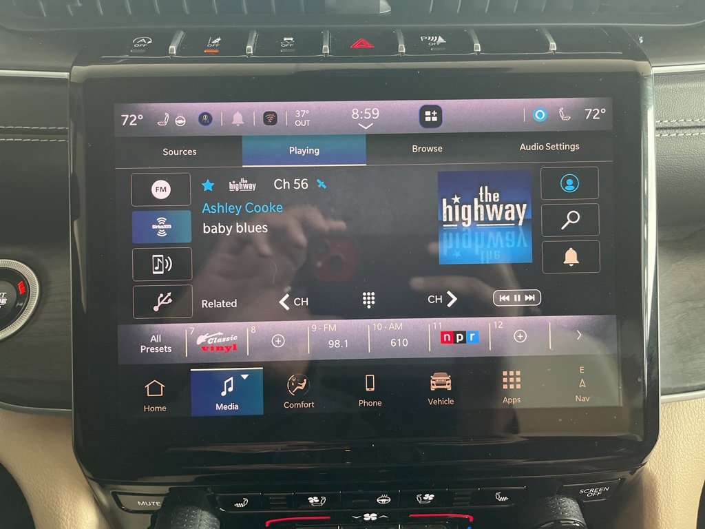 Used 2024 Jeep Grand Cherokee Limited w/ Luxury Tech Group II image 26