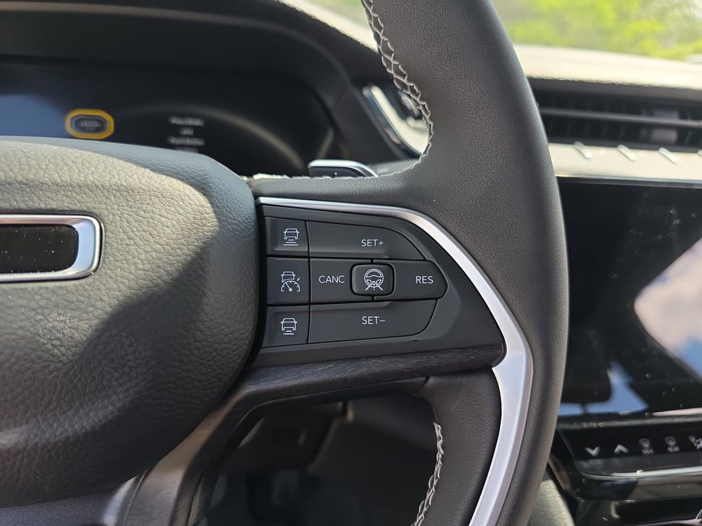 New 2026 Jeep Grand Cherokee Altitude AWD/4WD image 18